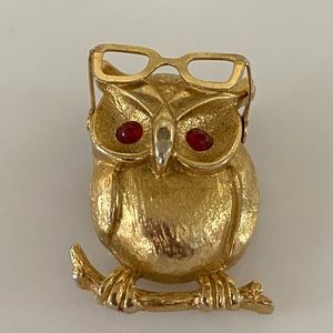 Vintage Red Eyes gemstone Owl Brooch